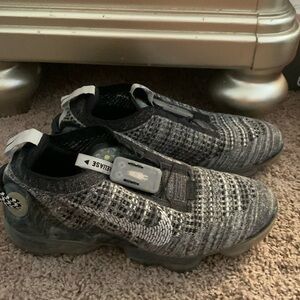 Nike Sneakers like New Shoe size Youth 6 1/2 fits an 81/2 Women